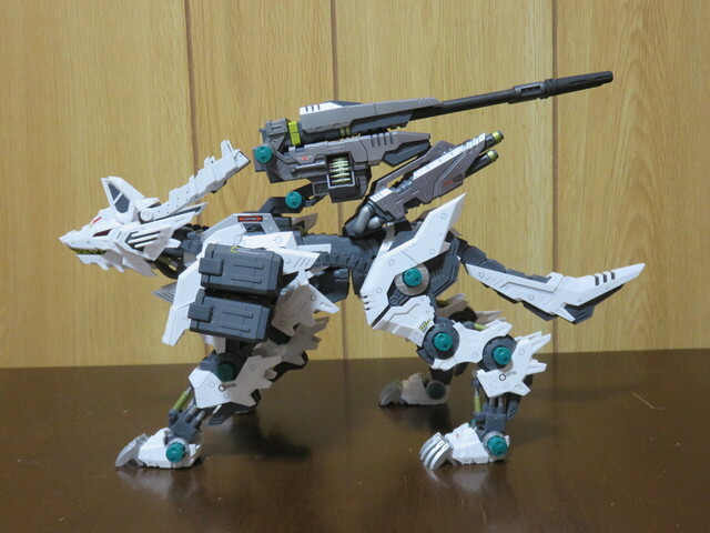 HMM ケーニッヒウルフ&デュアルスナイパーライフル素組み ゾイドHMMケーニッヒウルフデュアルスナイパーライフルセット全塗装